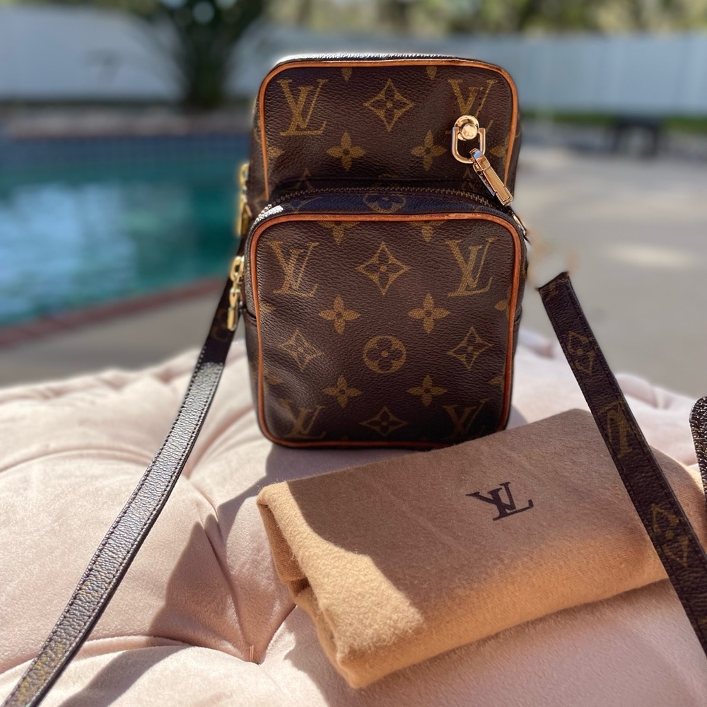 Louis Vuitton 1986 Amazone Bag in Monogram w/Dust Bag
